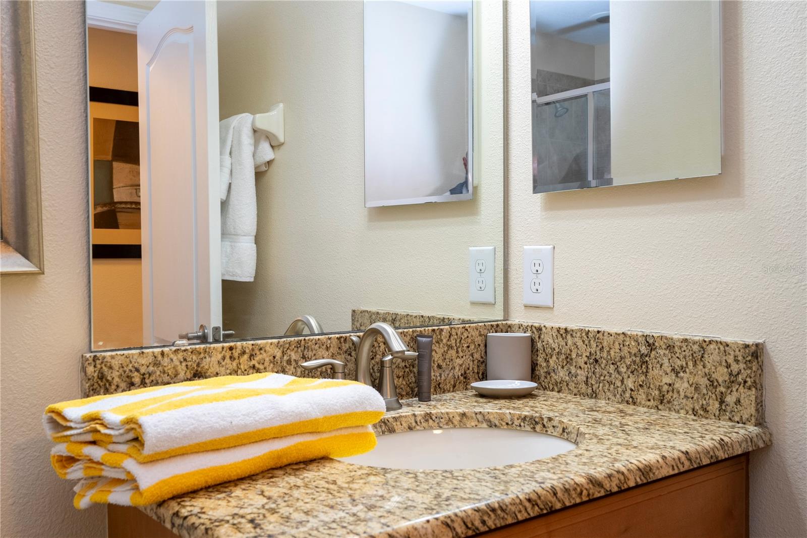 Image 30 of 39 For 8935 Candy Palm Road