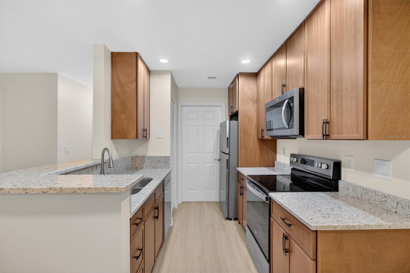 Image 13 of 54 For 2532 Grassy Point Drive 106