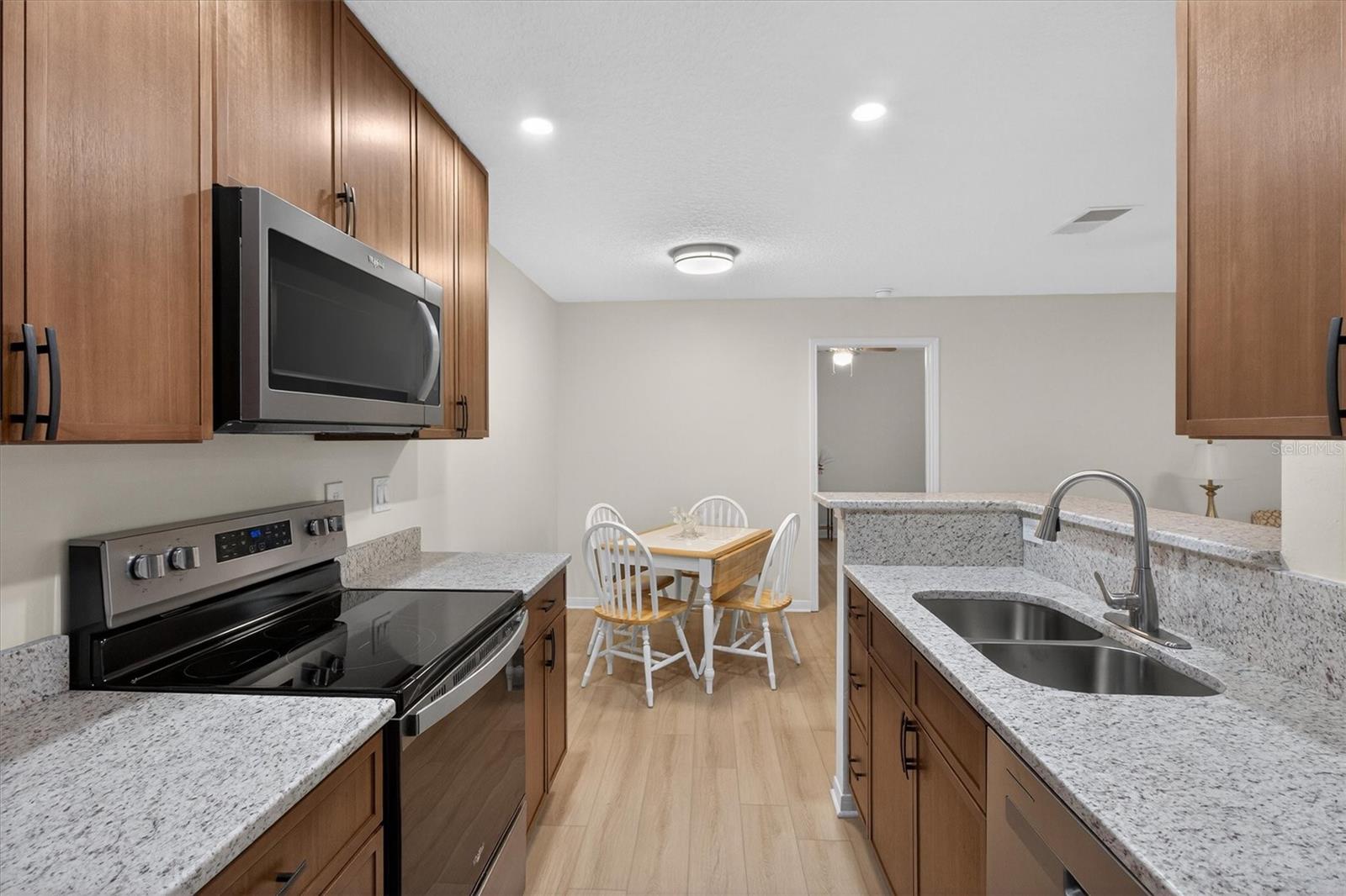 Image 15 of 54 For 2532 Grassy Point Drive 106