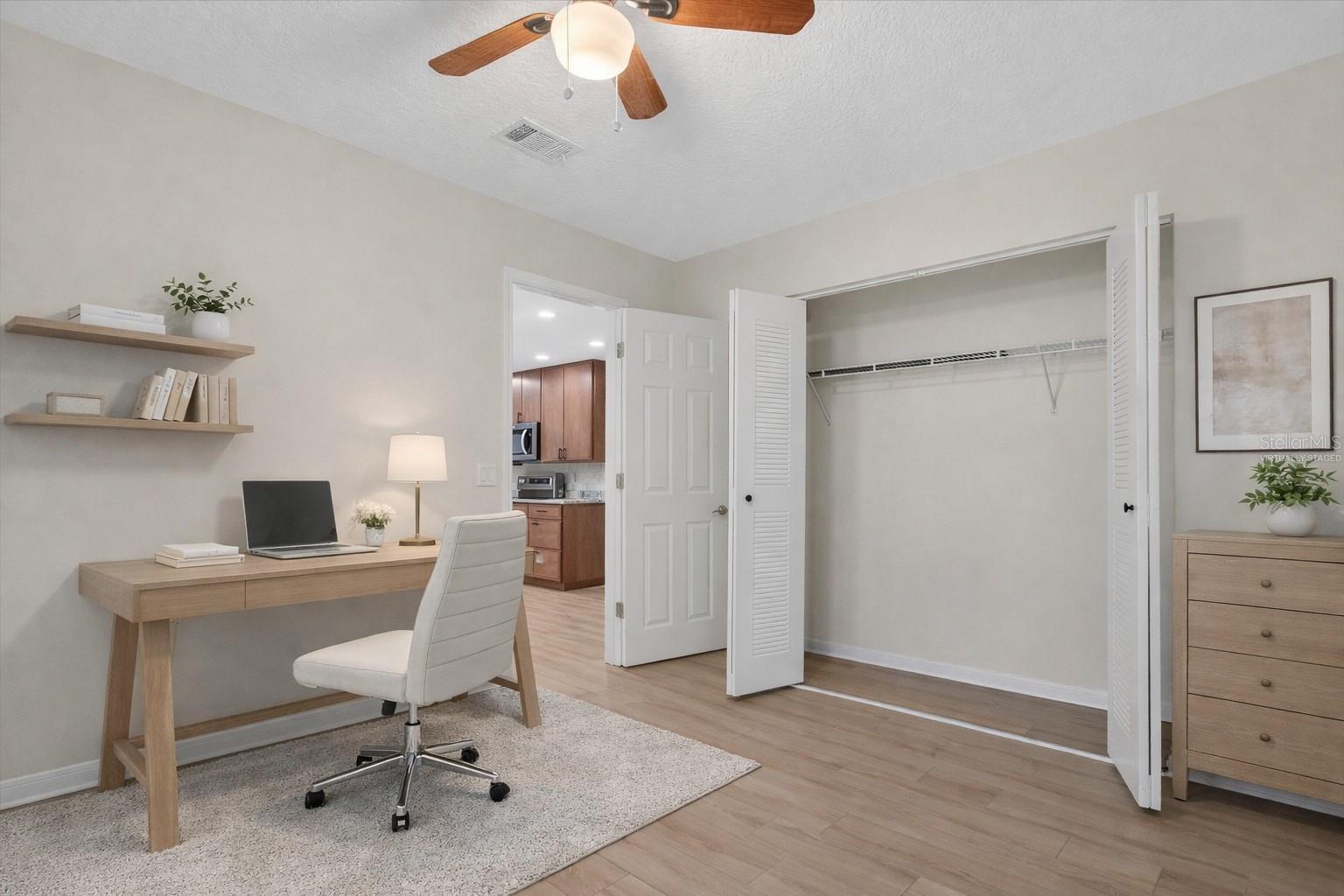 Image 17 of 54 For 2532 Grassy Point Drive 106