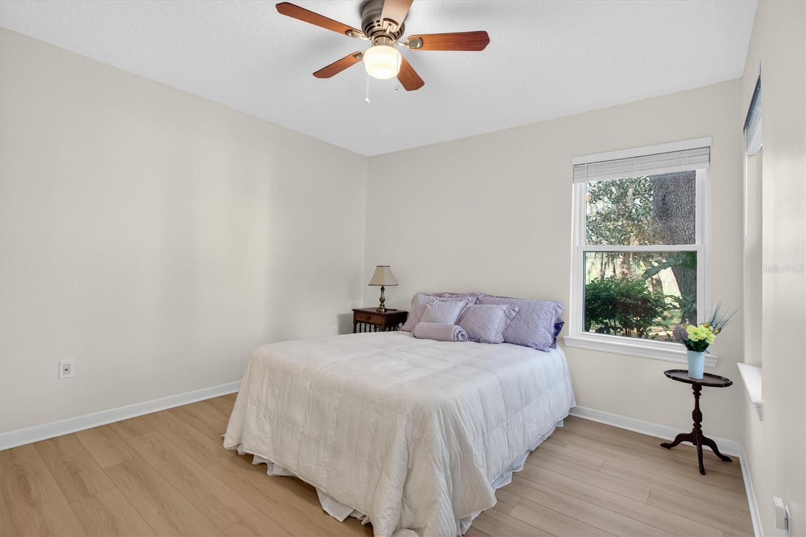 Image 23 of 54 For 2532 Grassy Point Drive 106