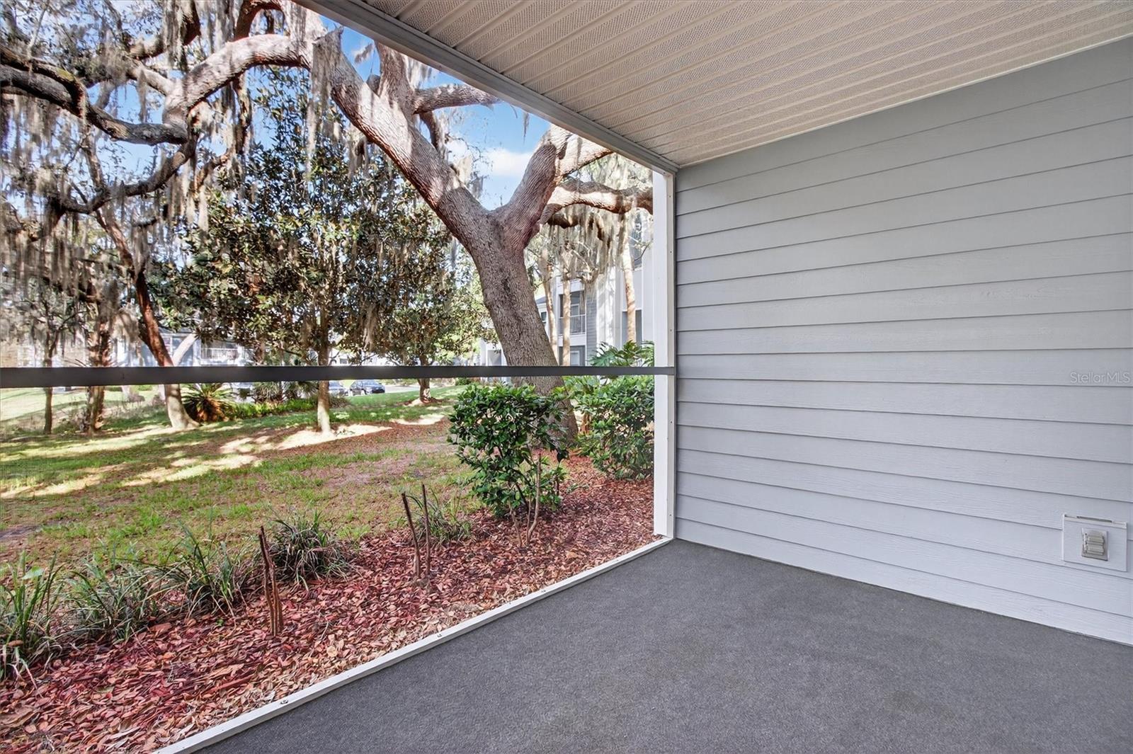 Image 27 of 54 For 2532 Grassy Point Drive 106