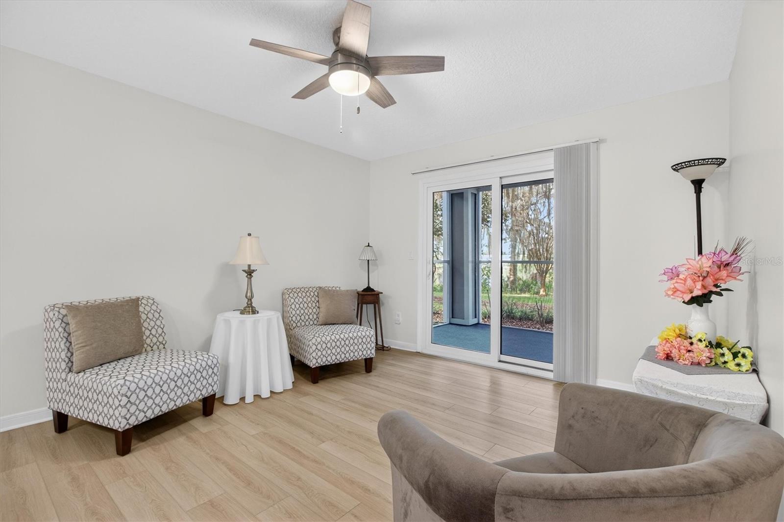 Image 5 of 54 For 2532 Grassy Point Drive 106