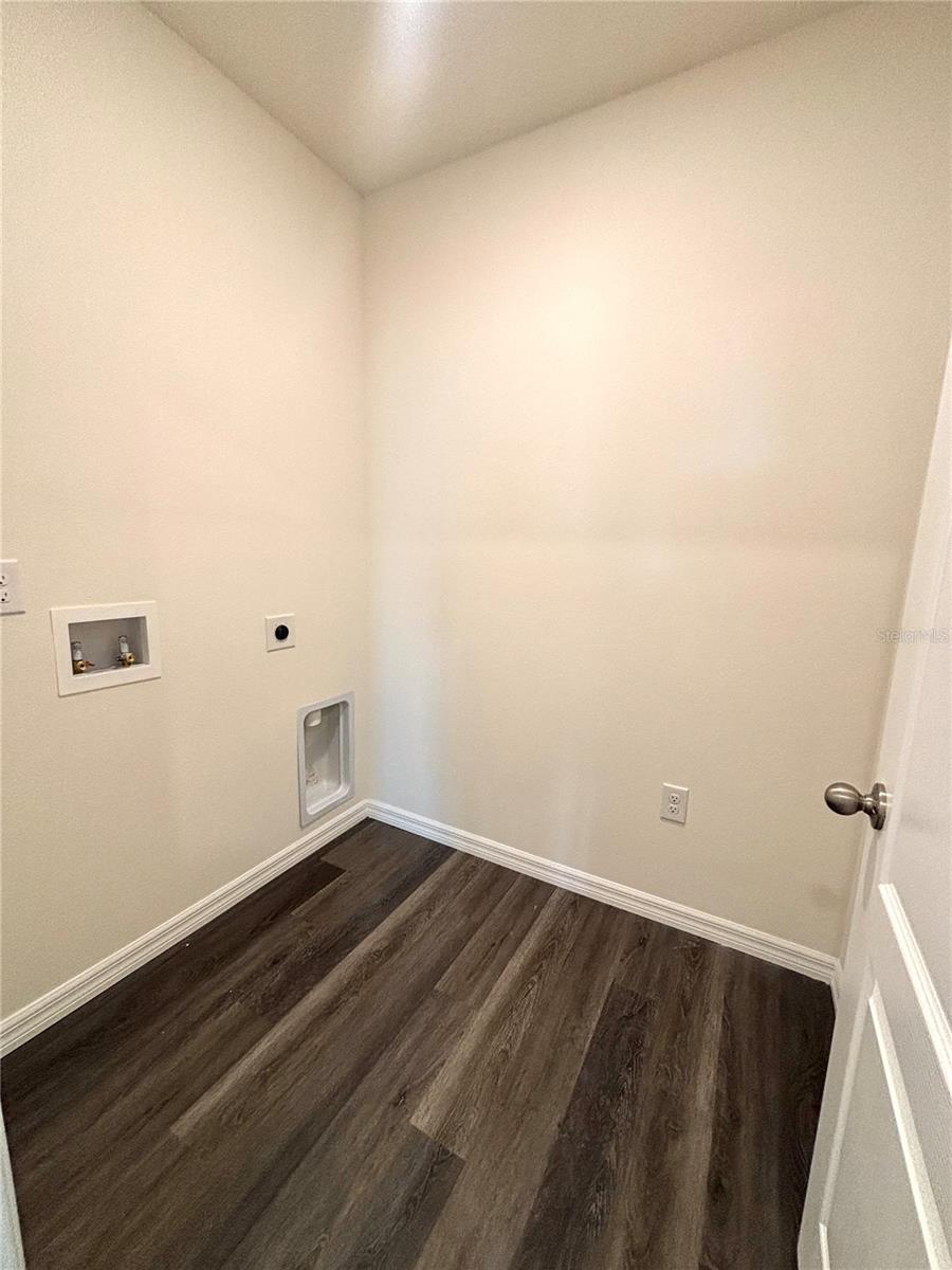 Image 18 of 22 For 5513 Hayloft Drive