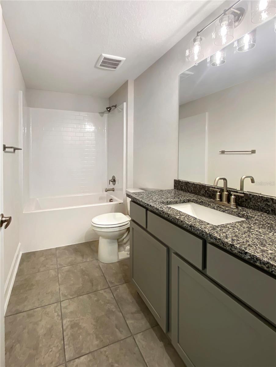 Image 17 of 23 For 7600 Bent Tree Loop