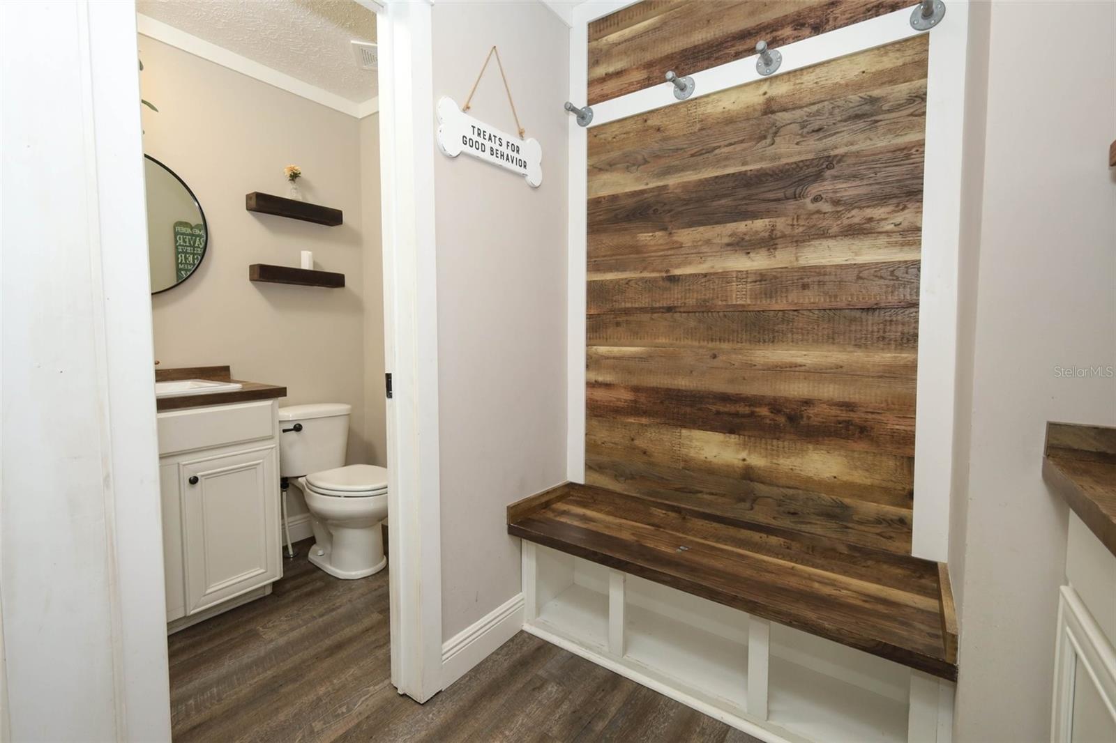 Image 39 of 76 For 2269 Mullet Lake Park Road