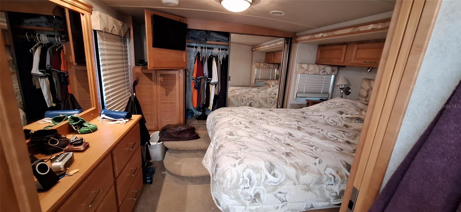 Image 12 of 18 For 7018 Fairview Village Circle