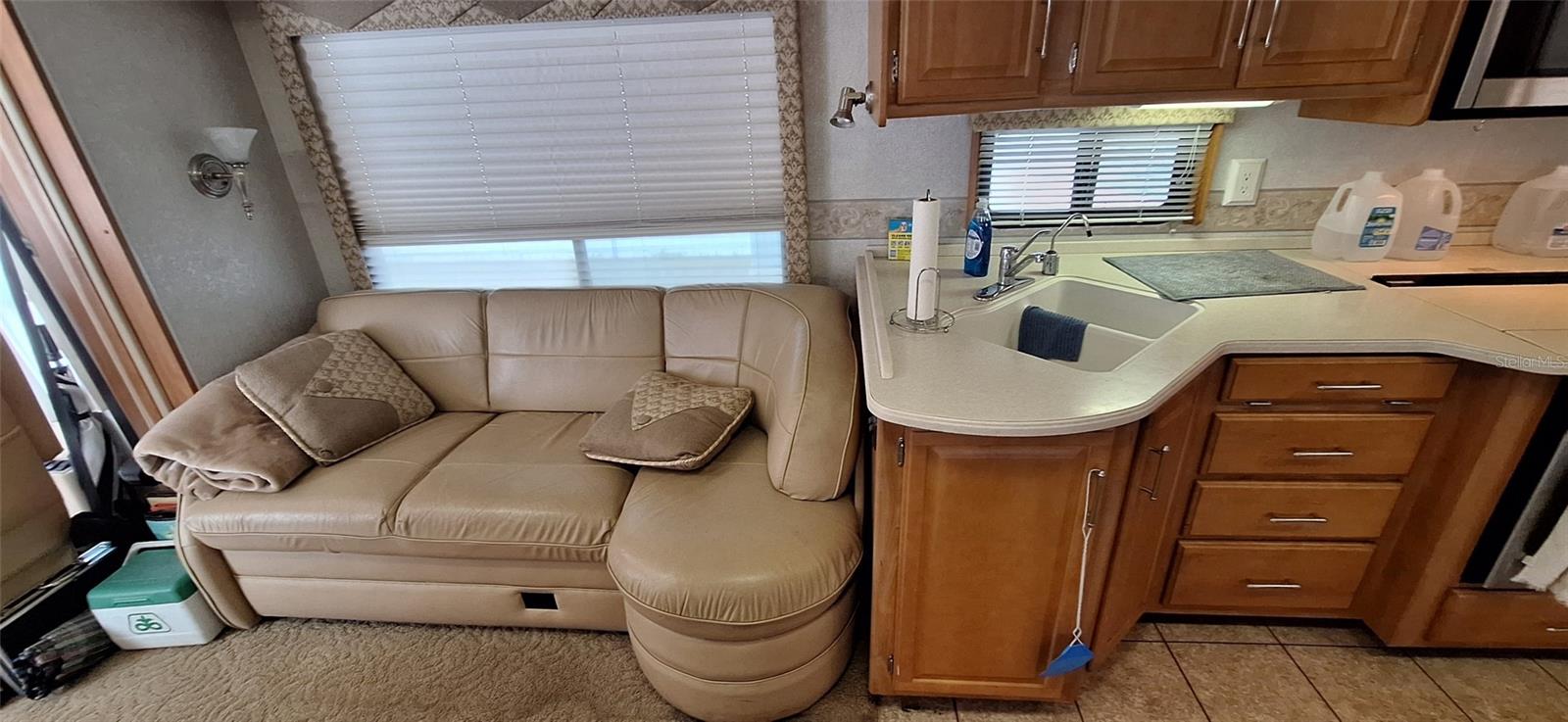 Image 15 of 18 For 7018 Fairview Village Circle