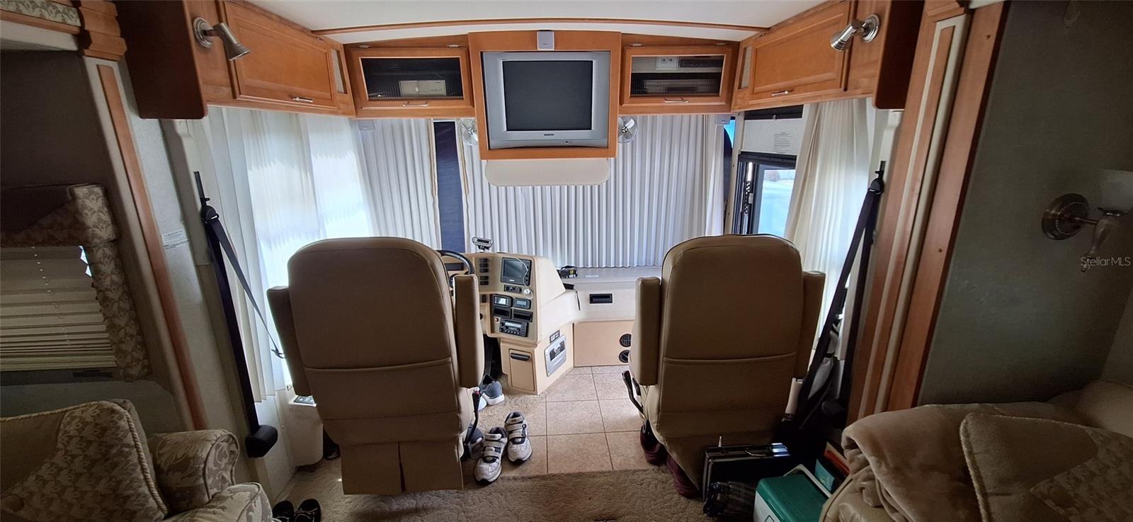 Image 16 of 18 For 7018 Fairview Village Circle