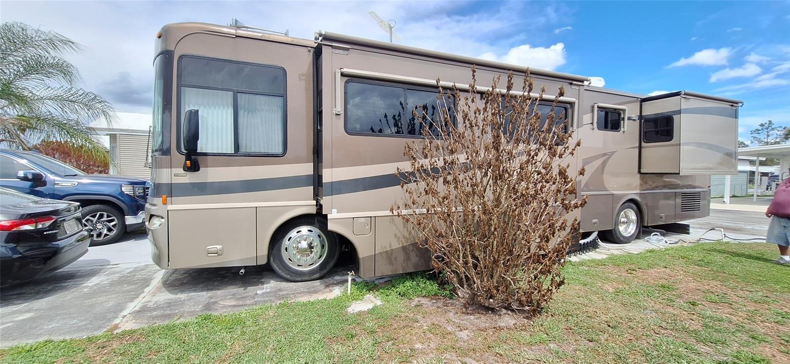 Image 2 of 18 For 7018 Fairview Village Circle