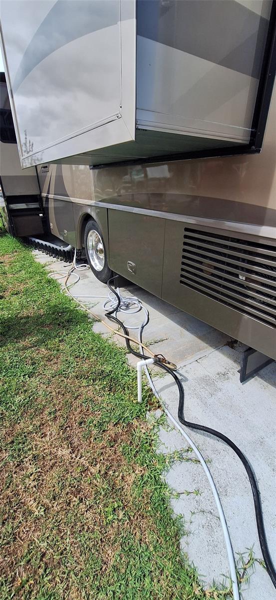 Image 4 of 18 For 7018 Fairview Village Circle