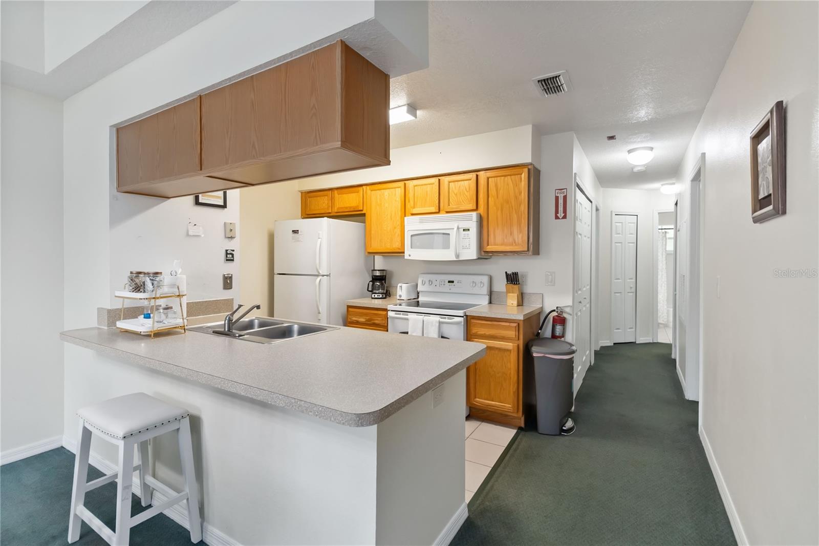 Image 10 of 33 For 2040 Royal Bay Boulevard 30