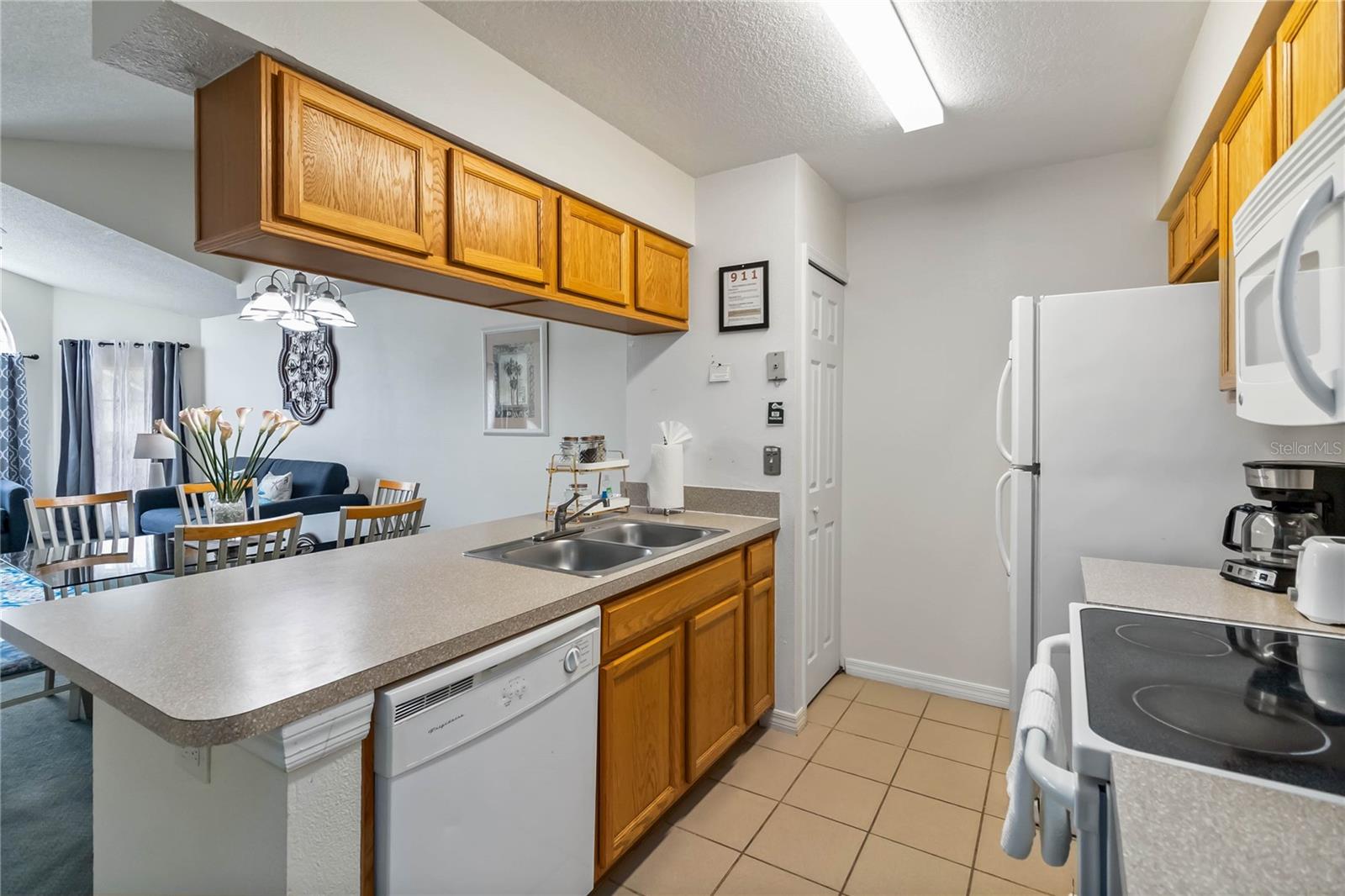 Image 12 of 33 For 2040 Royal Bay Boulevard 30