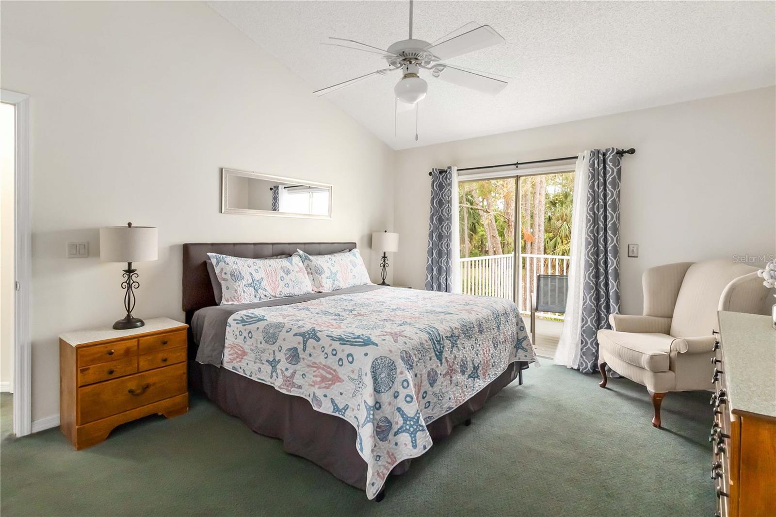 Image 13 of 33 For 2040 Royal Bay Boulevard 30