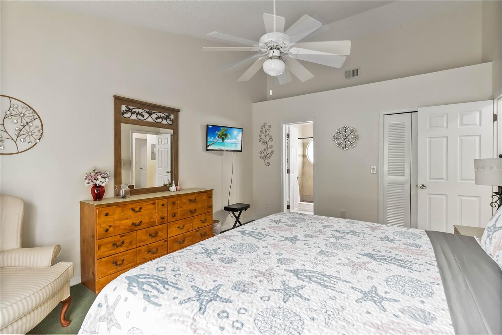 Image 15 of 33 For 2040 Royal Bay Boulevard 30