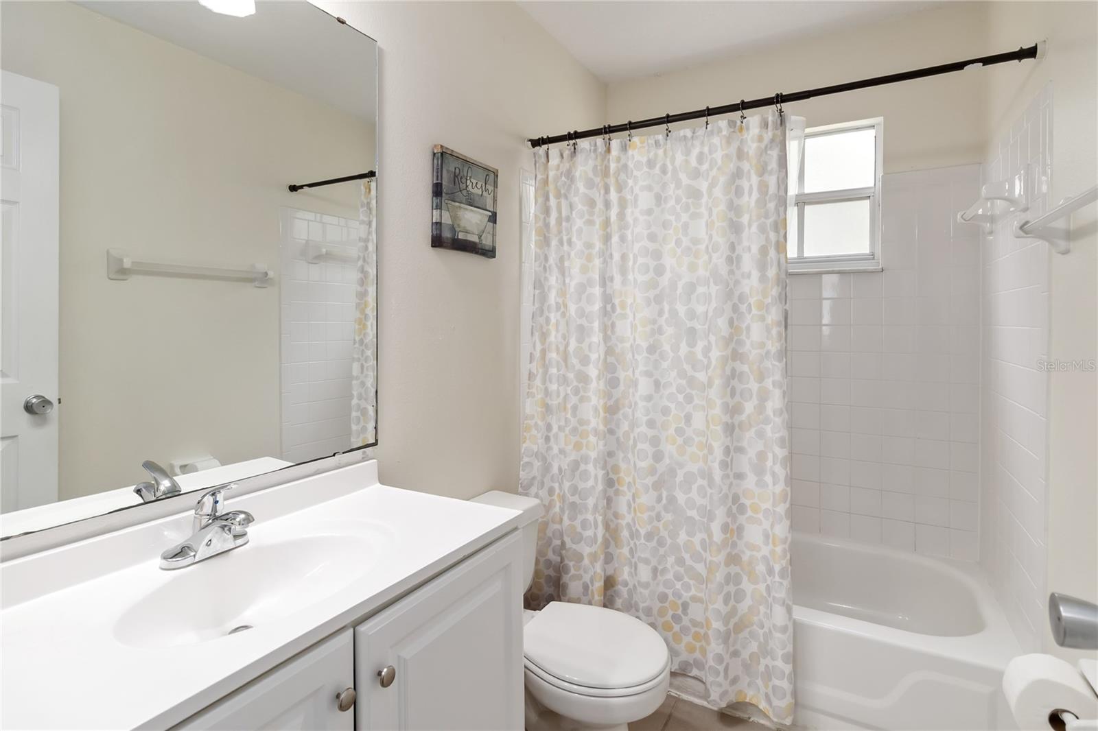 Image 19 of 33 For 2040 Royal Bay Boulevard 30