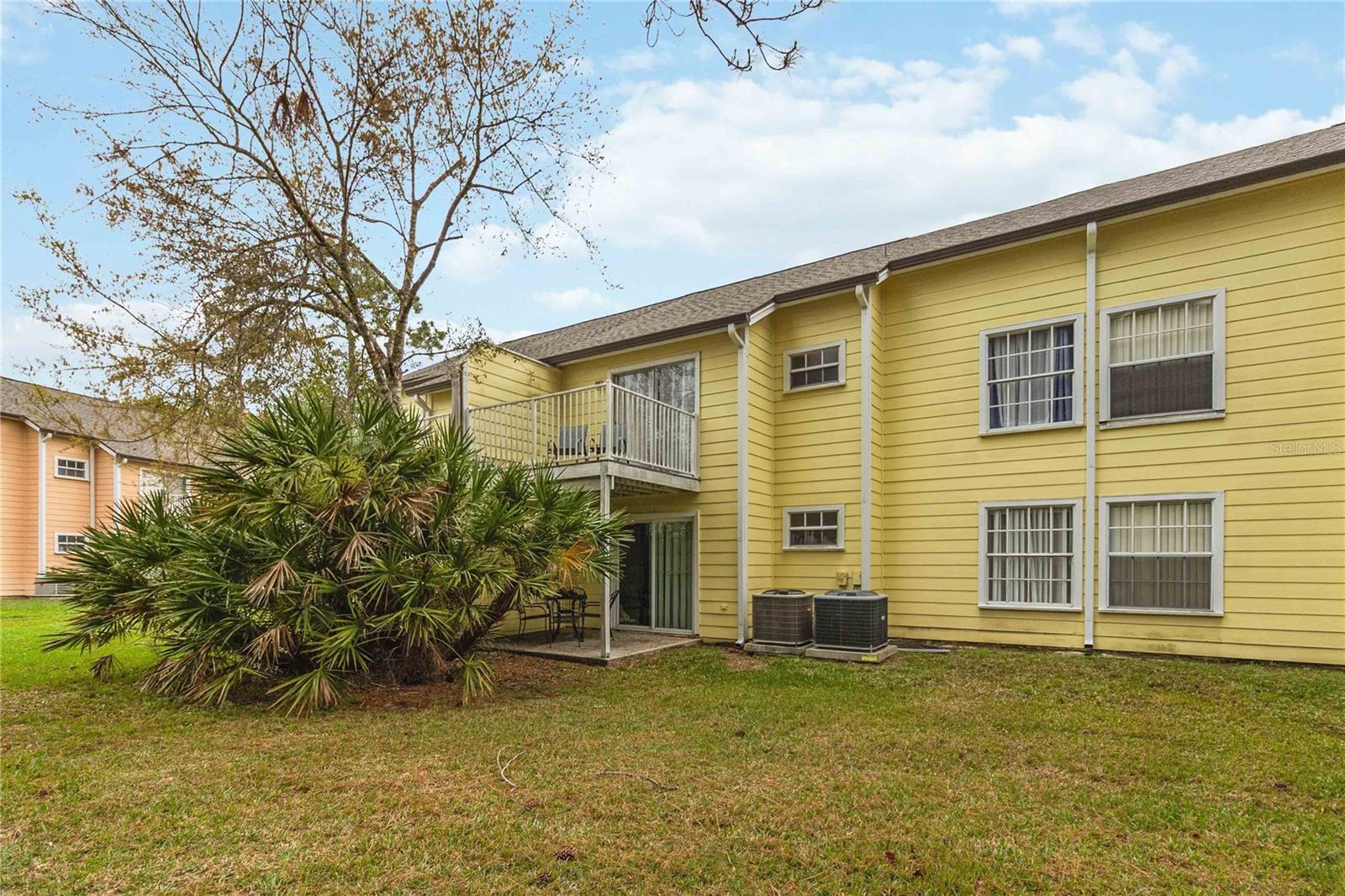 Image 21 of 33 For 2040 Royal Bay Boulevard 30