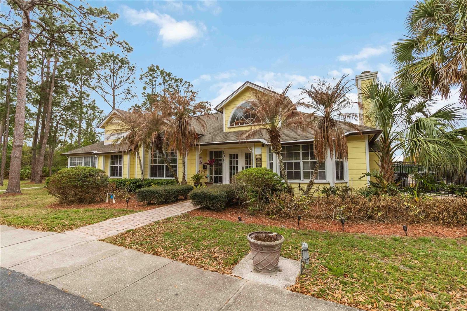 Image 25 of 33 For 2040 Royal Bay Boulevard 30