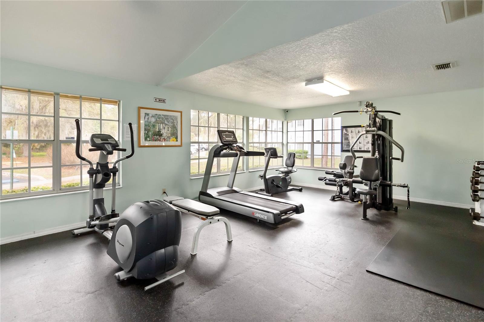 Image 27 of 33 For 2040 Royal Bay Boulevard 30