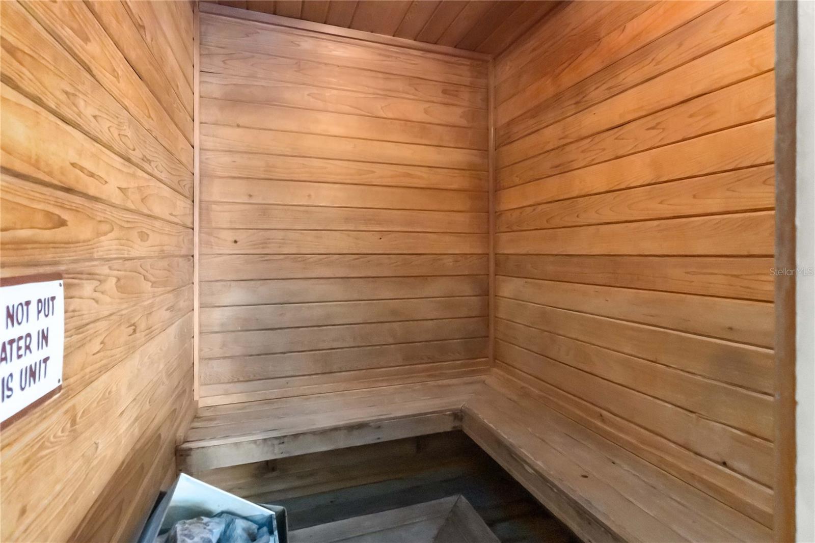 Image 28 of 33 For 2040 Royal Bay Boulevard 30