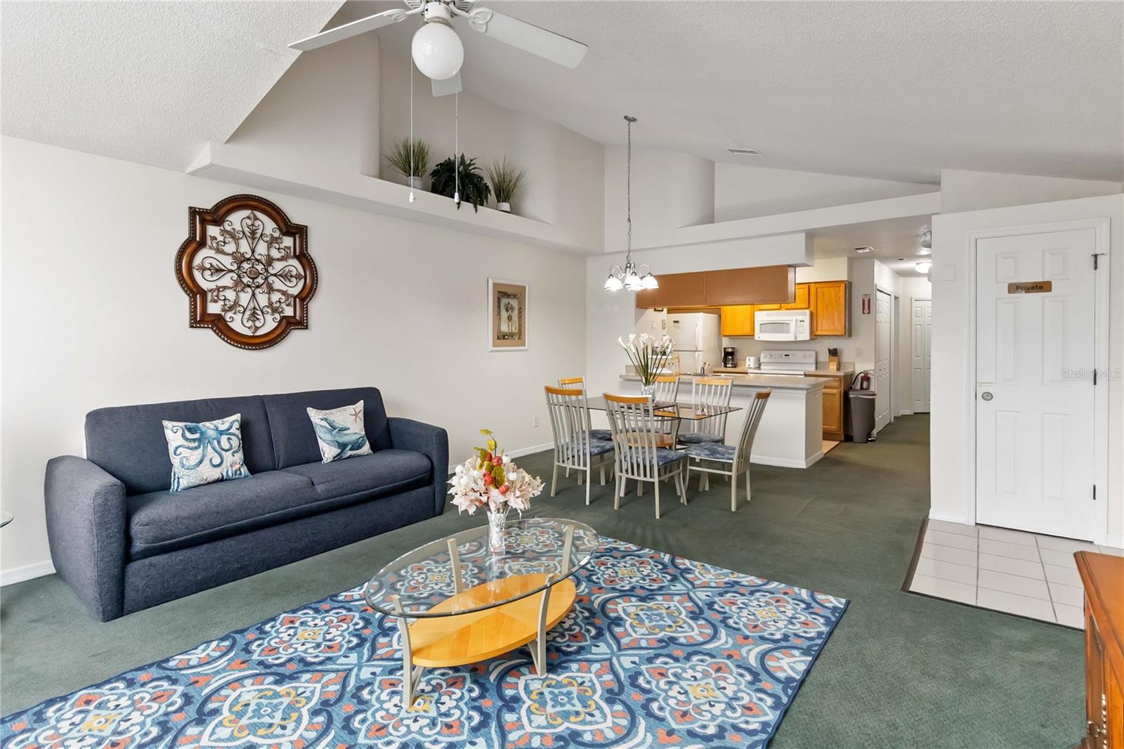 Image 7 of 33 For 2040 Royal Bay Boulevard 30