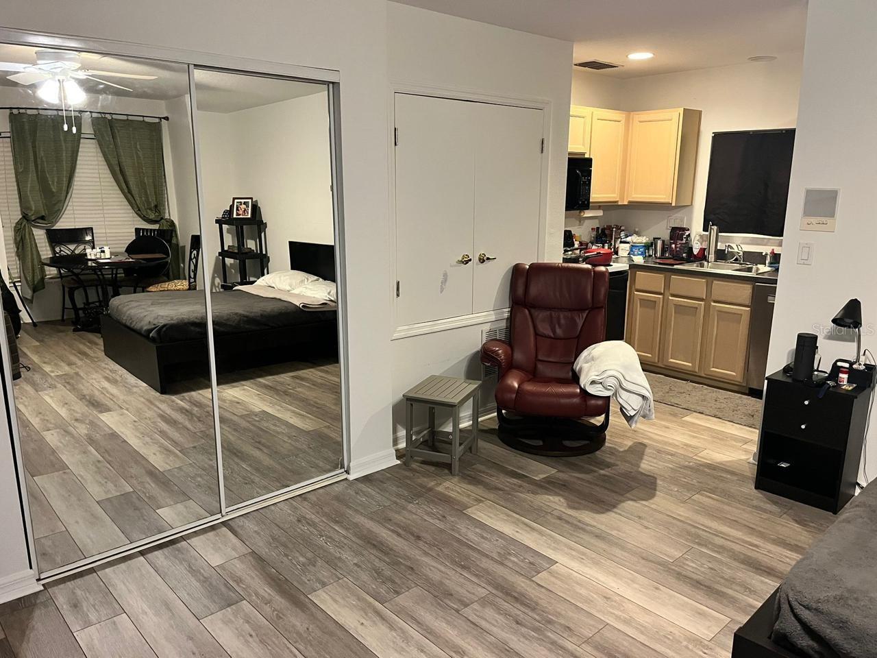 Image 2 of 6 For 418 Sycamore Street B2