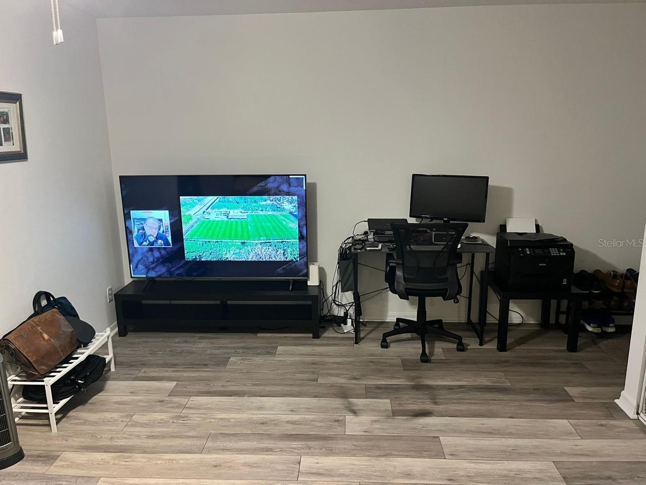 Image 3 of 6 For 418 Sycamore Street B2