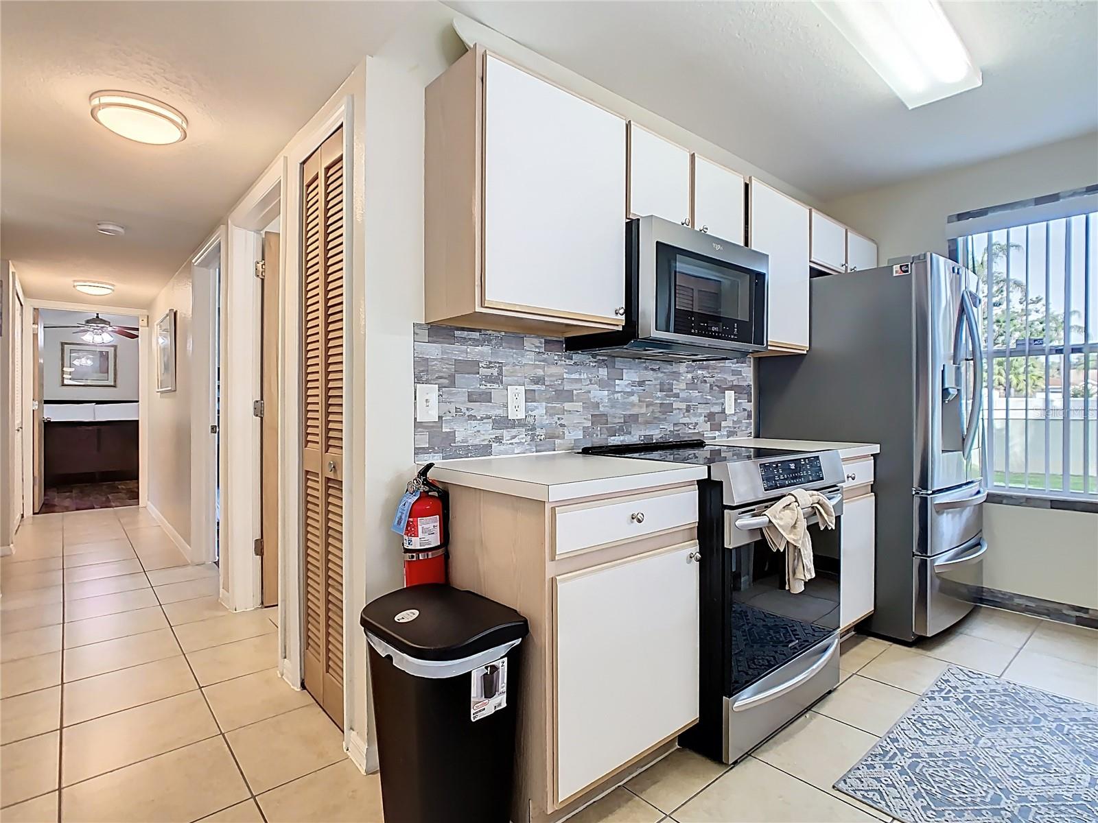 Image 10 of 36 For 8704 Knightsbridge Court B