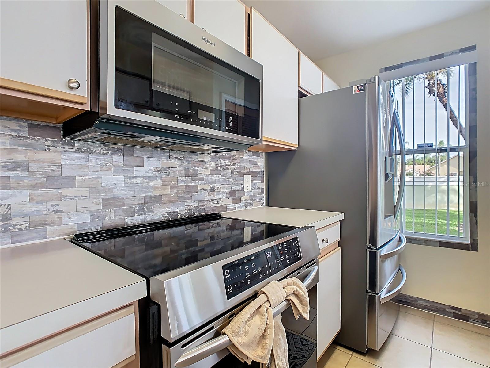 Image 11 of 36 For 8704 Knightsbridge Court B