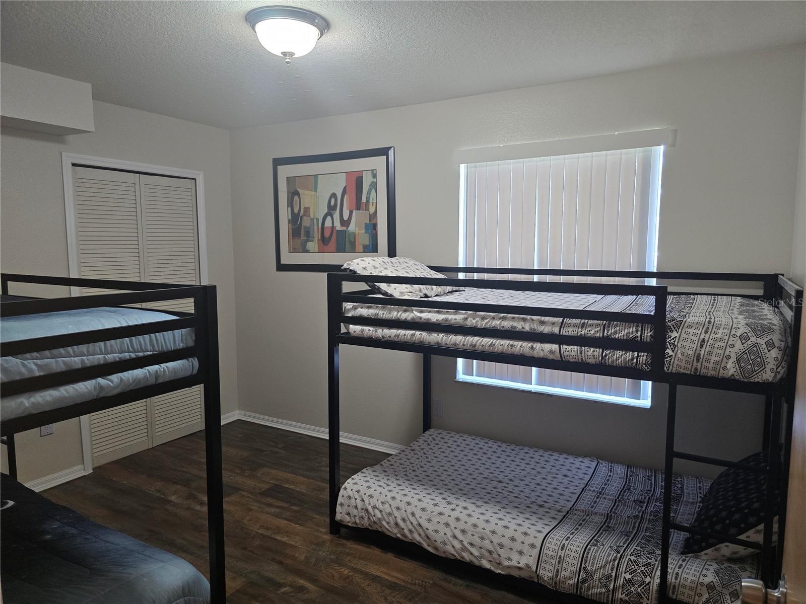 Image 17 of 36 For 8704 Knightsbridge Court B