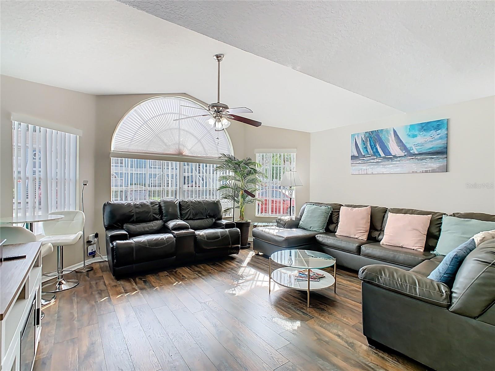 Image 5 of 36 For 8704 Knightsbridge Court B