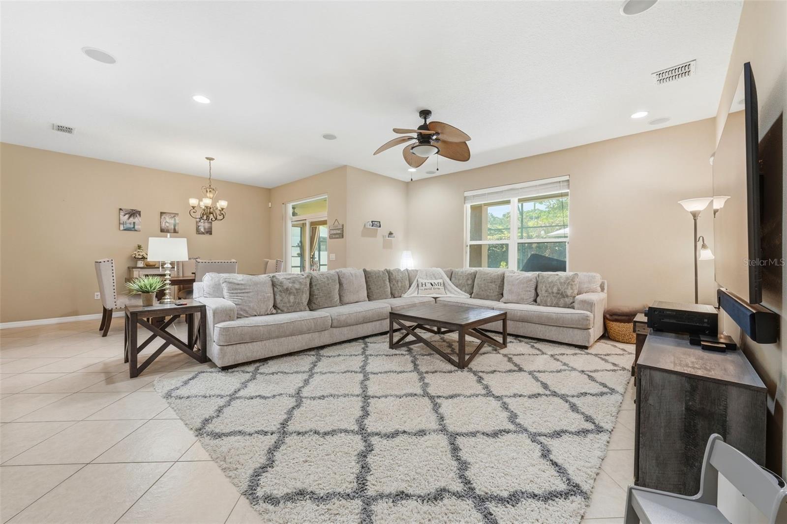 Listing photo id 15 for 979 Counts Crest Circle