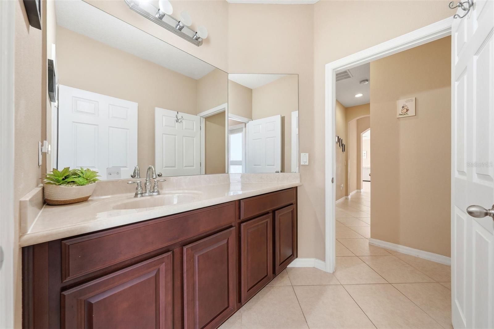 Listing photo id 30 for 979 Counts Crest Circle