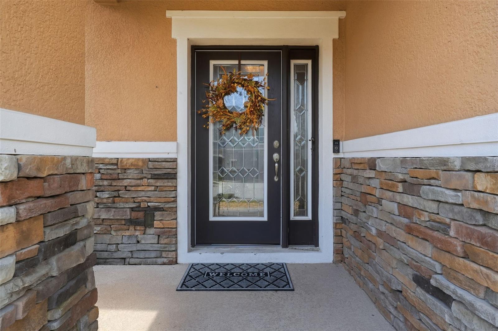 Listing photo id 2 for 979 Counts Crest Circle