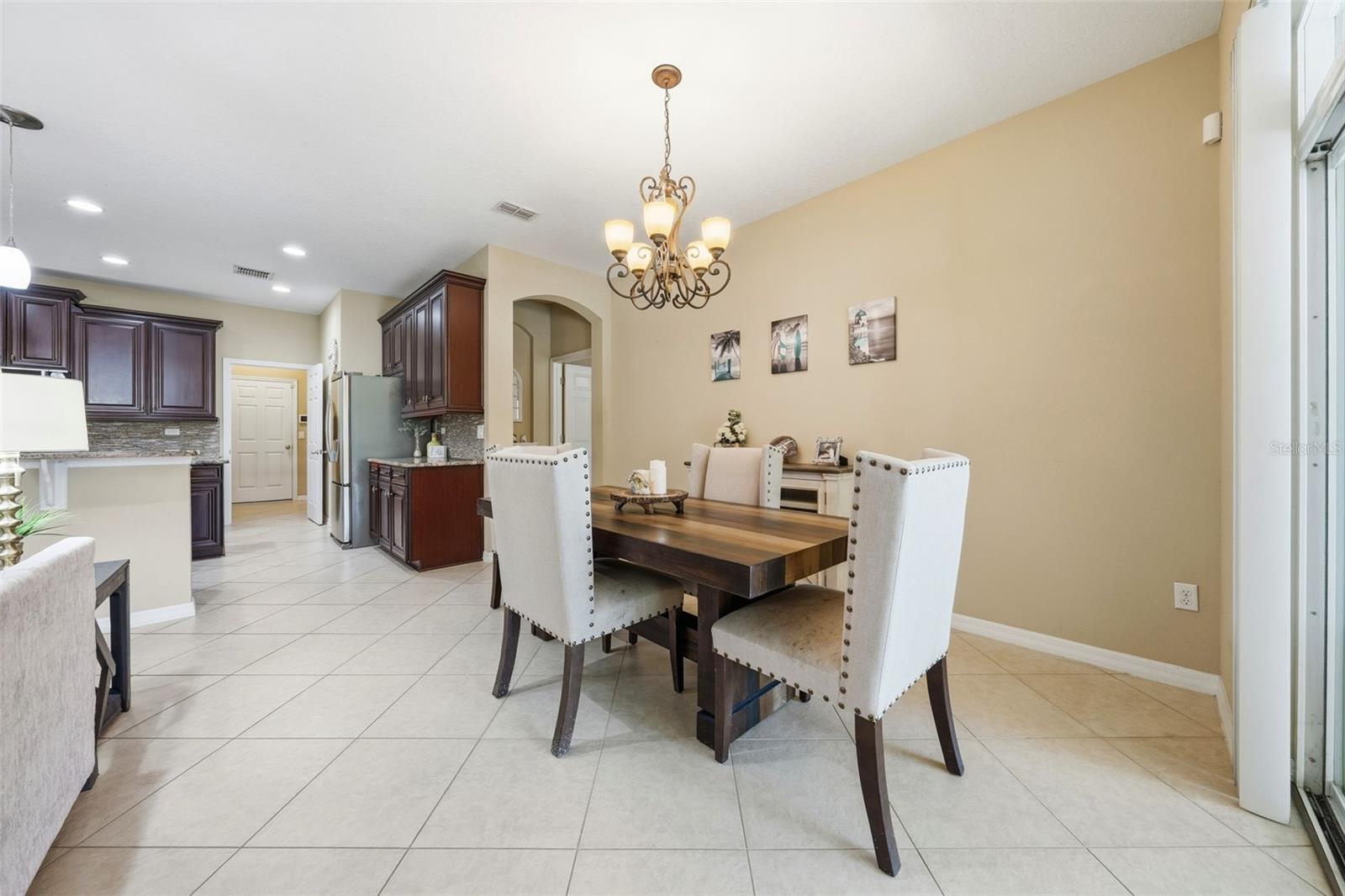 Listing photo id 40 for 979 Counts Crest Circle