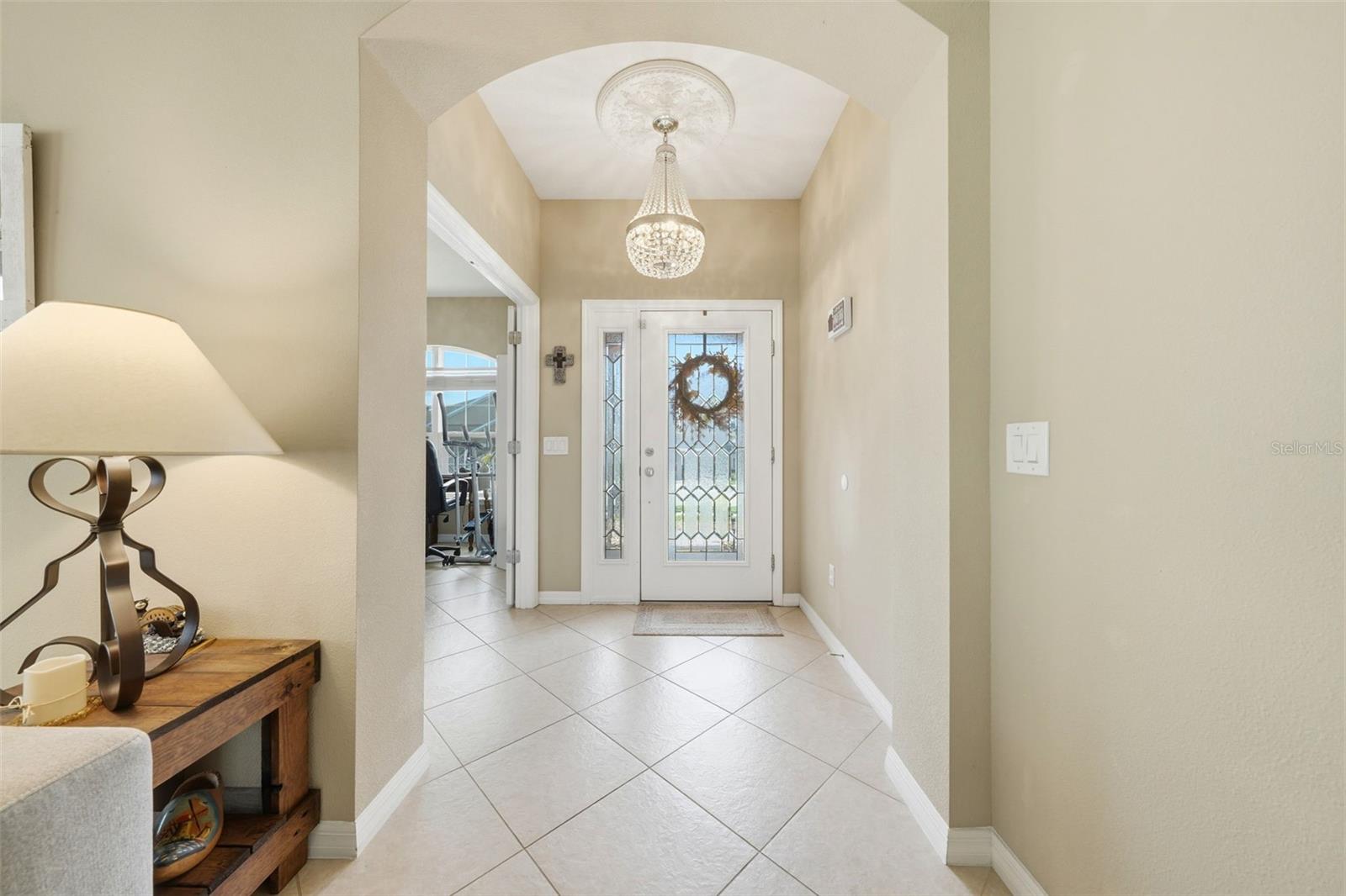 Listing photo id 3 for 979 Counts Crest Circle