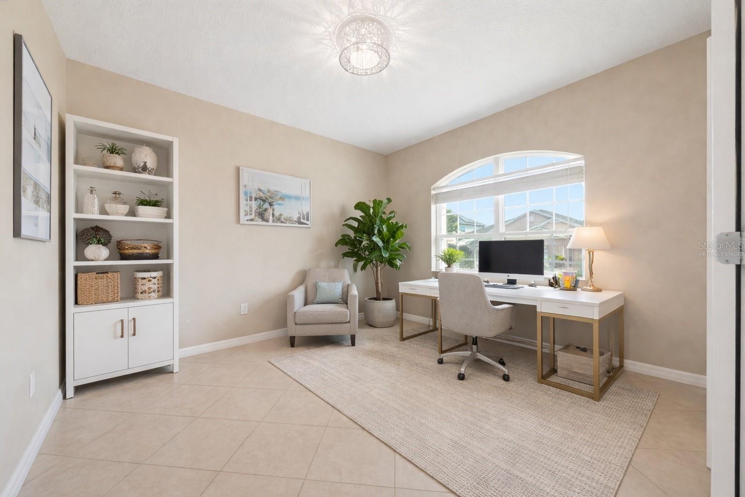 Listing photo id 4 for 979 Counts Crest Circle