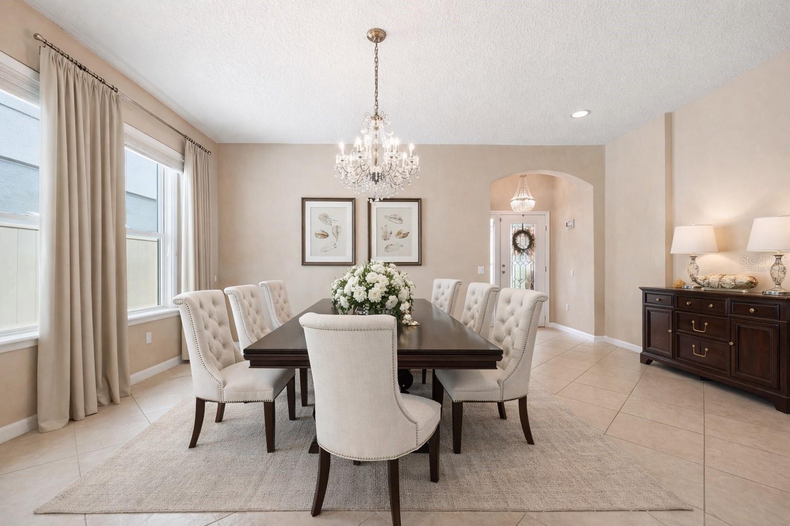 Listing photo id 6 for 979 Counts Crest Circle