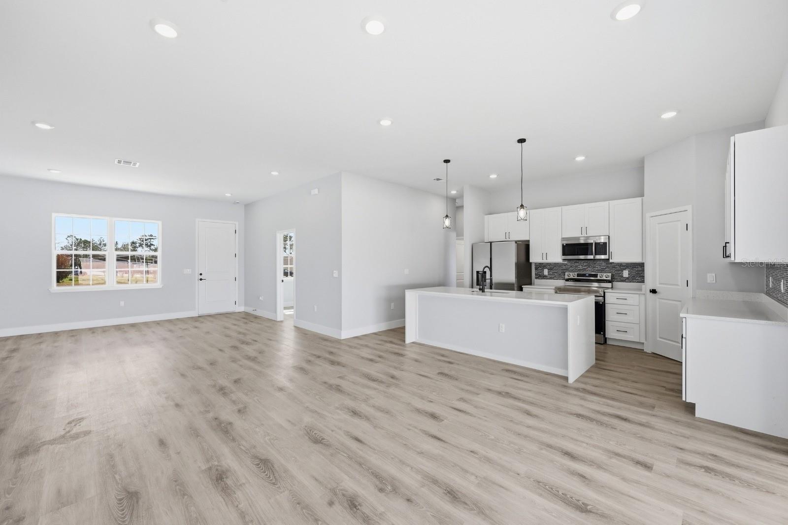Image 17 of 43 For 4487 152 Street