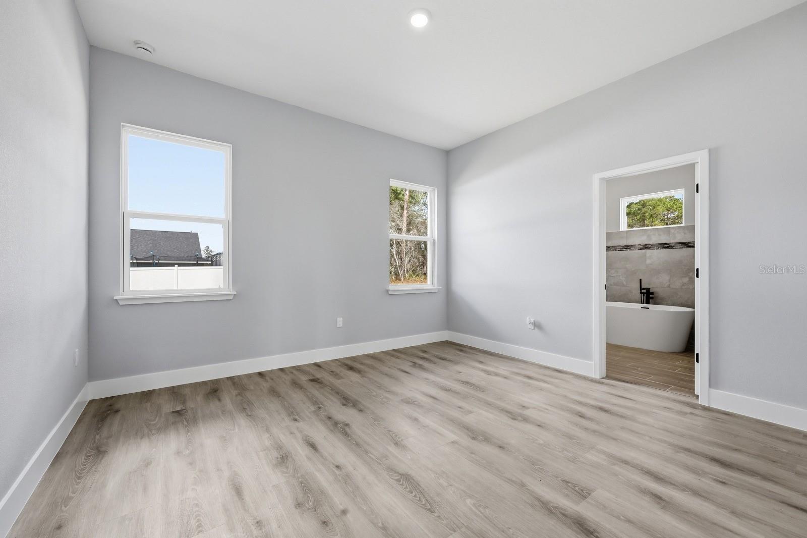 Image 19 of 43 For 4487 152 Street