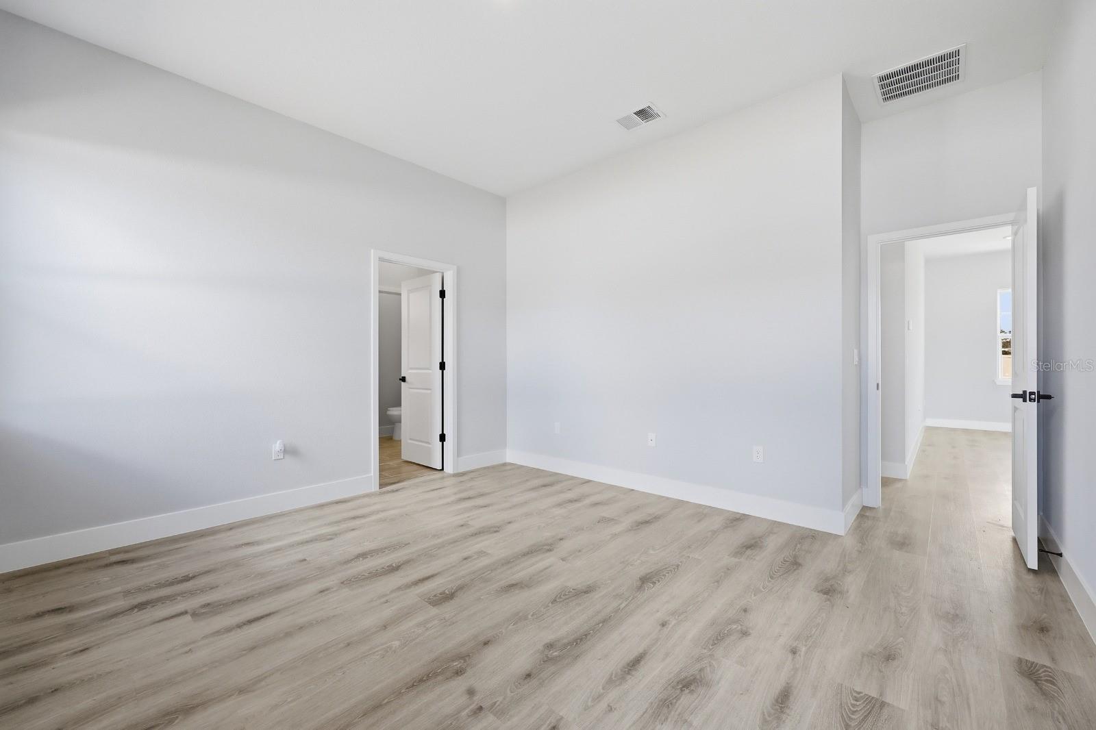 Image 20 of 43 For 4487 152 Street