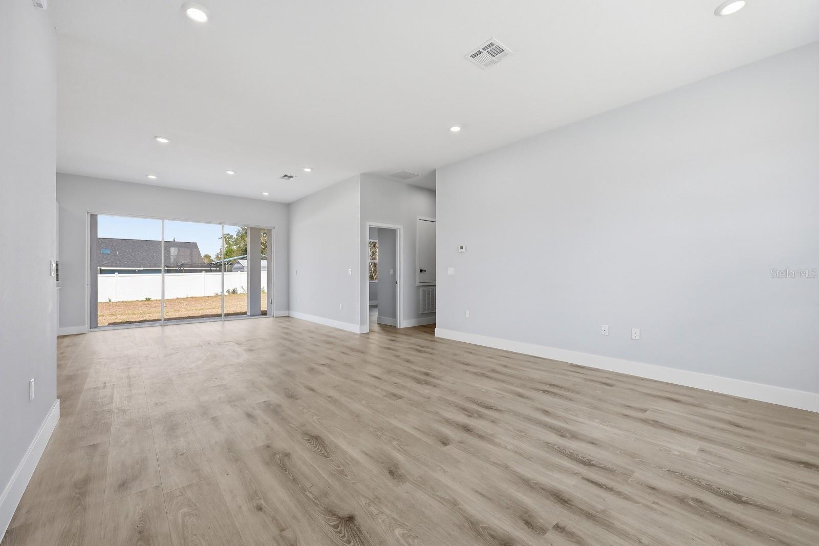 Image 37 of 43 For 4487 152 Street