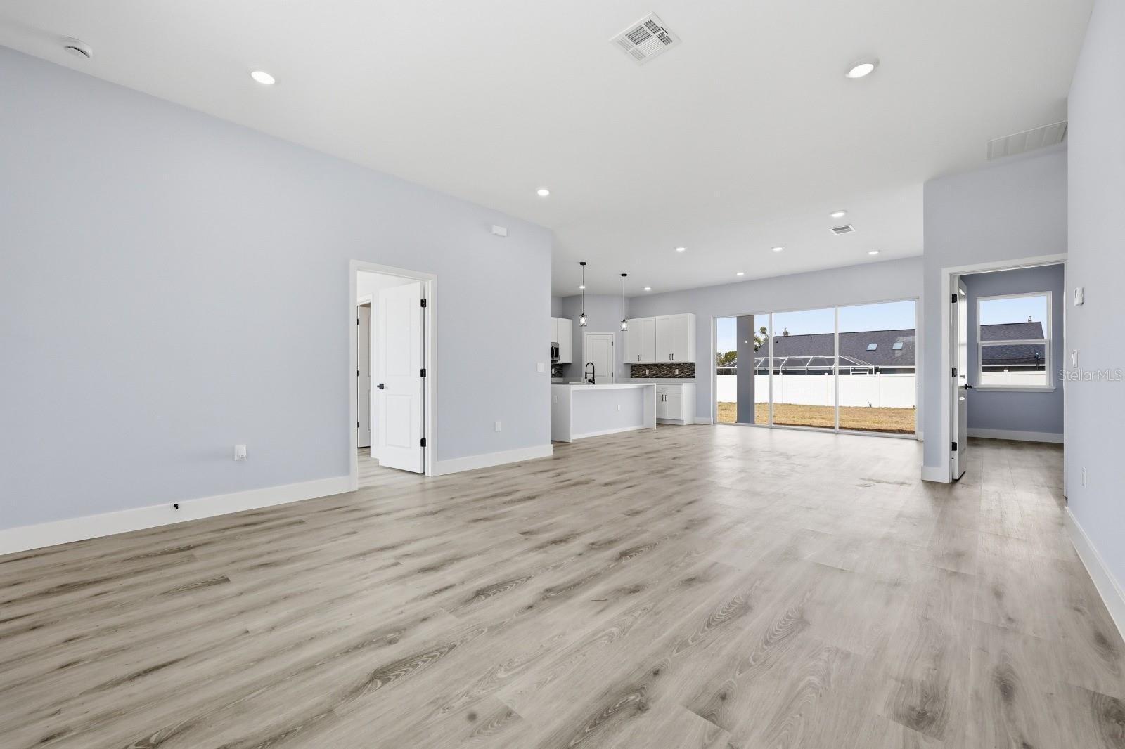 Image 40 of 43 For 4487 152 Street