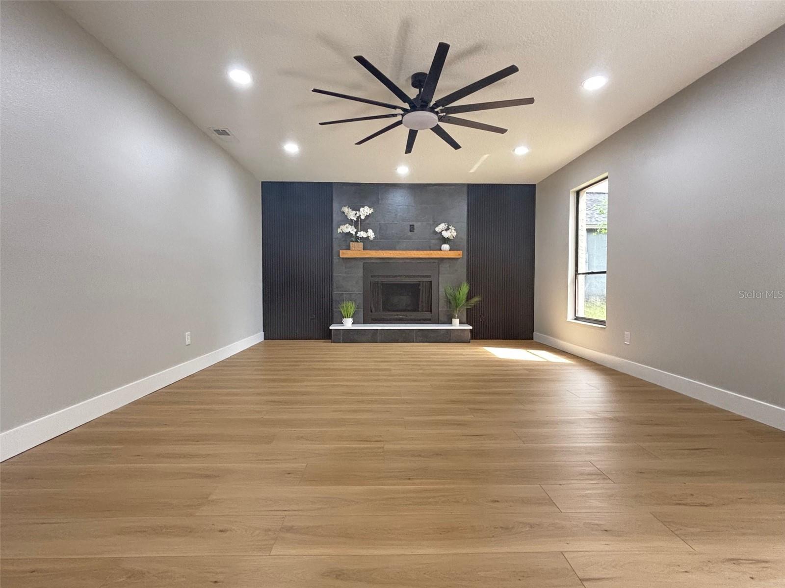 Image 17 of 58 For 4208 Arbor Oaks Court