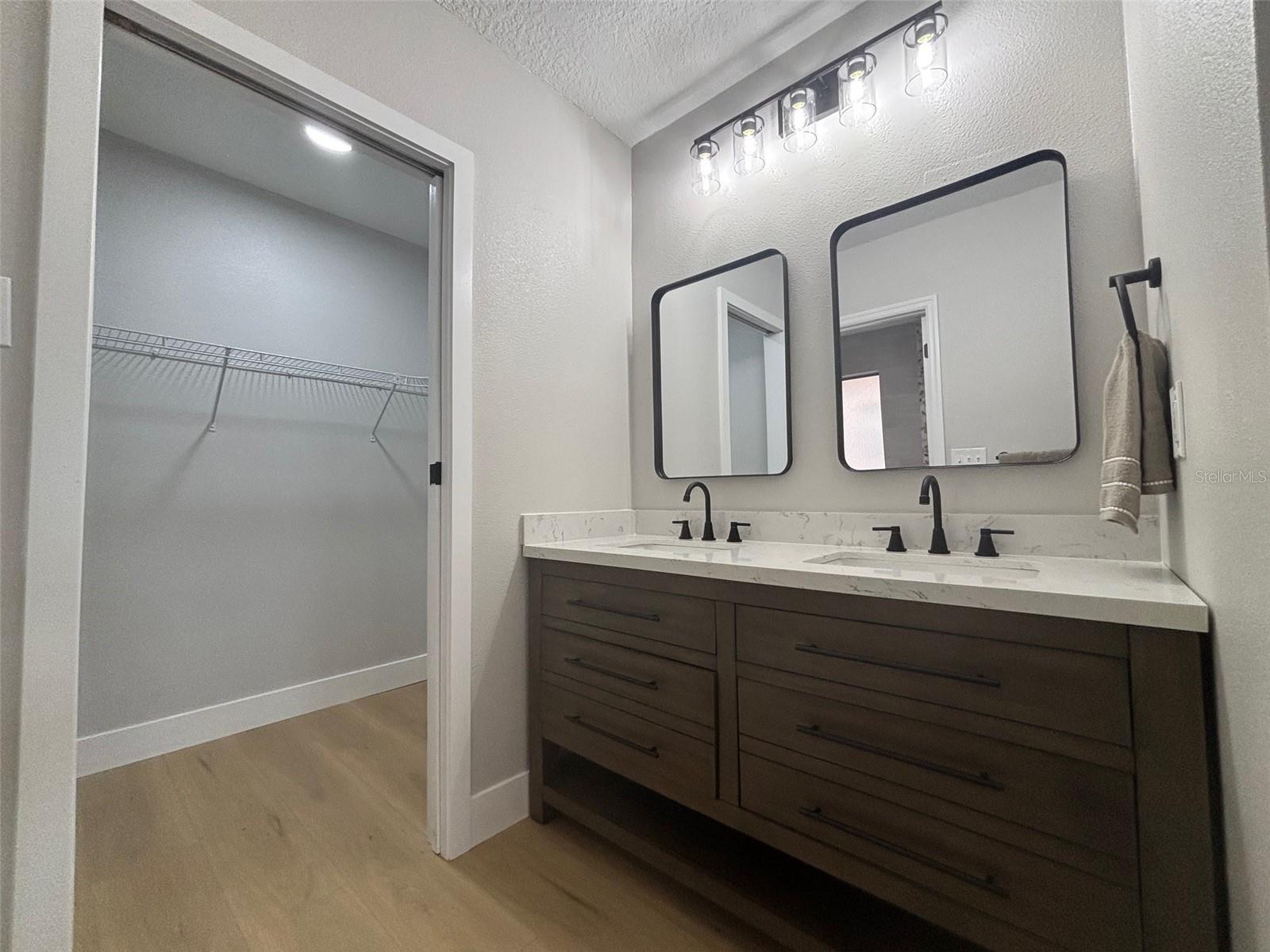 Image 27 of 58 For 4208 Arbor Oaks Court