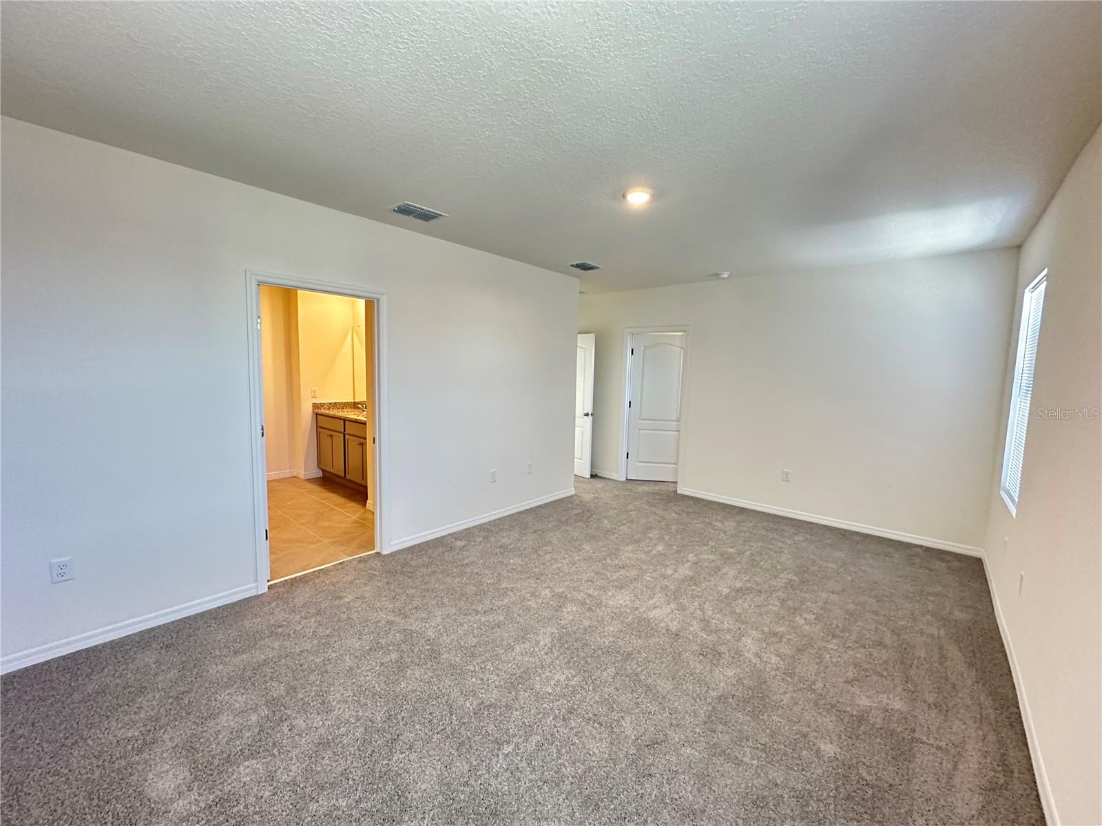 Image 14 of 23 For 1169 Cascades Avenue