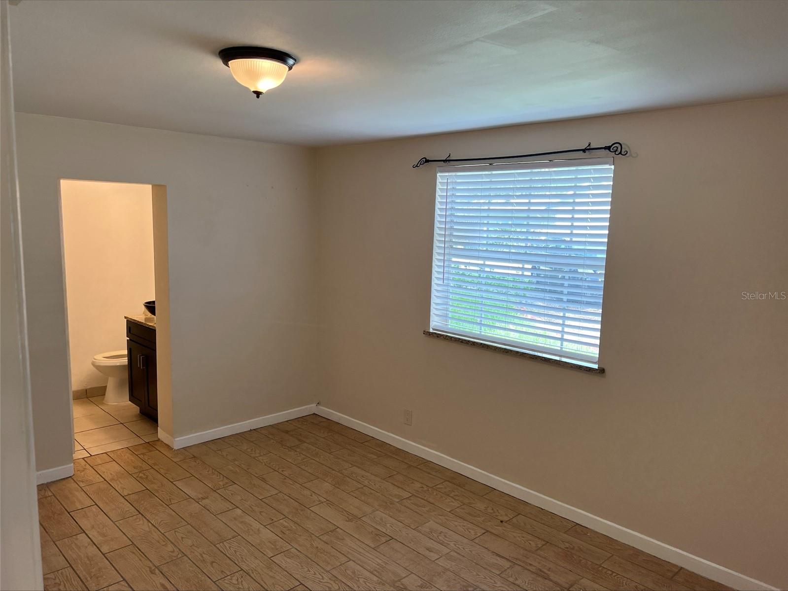 Image 5 of 7 For 2700 Rio Grande Avenue