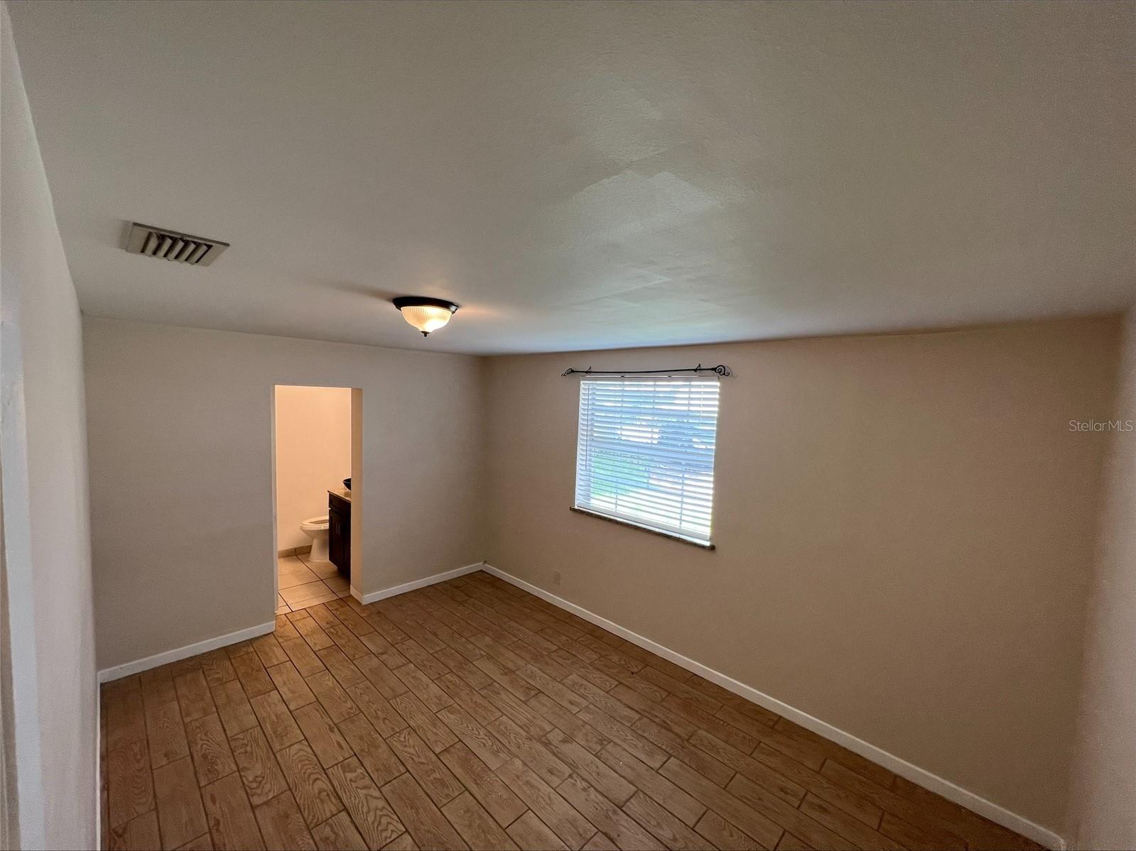 Image 6 of 7 For 2700 Rio Grande Avenue