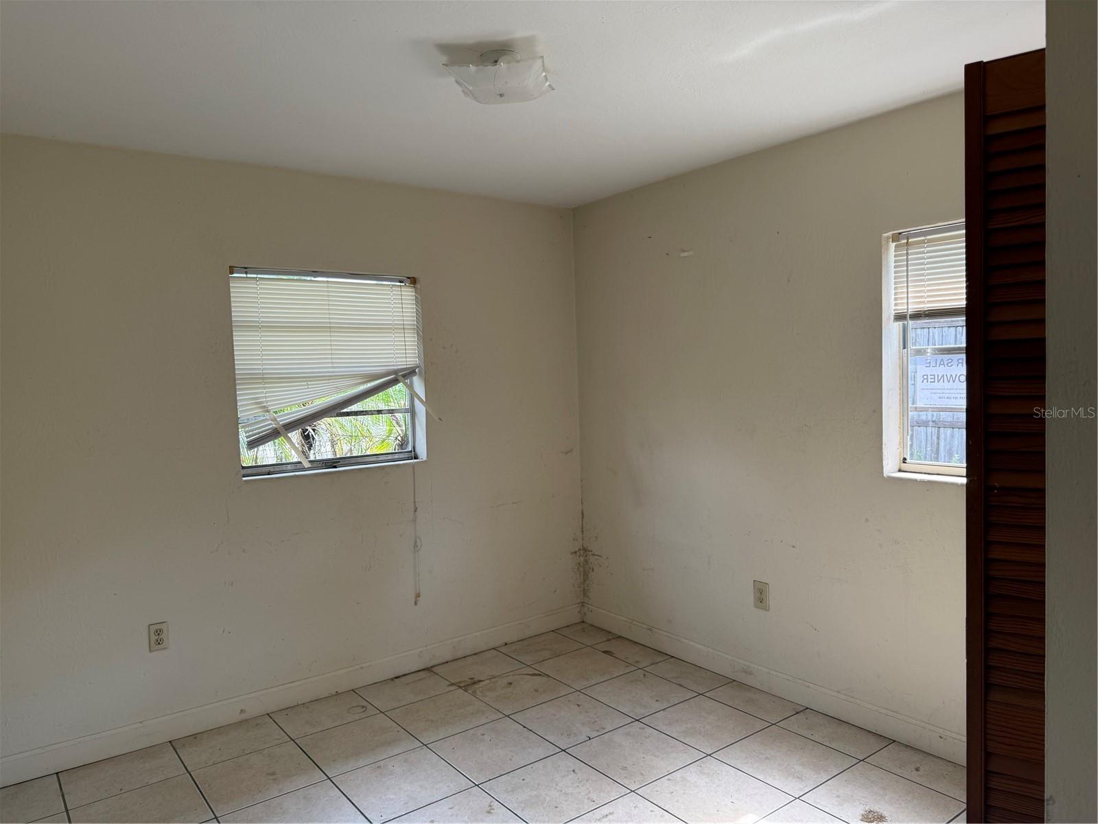 Image 4 of 8 For 928 Fairbanks Avenue