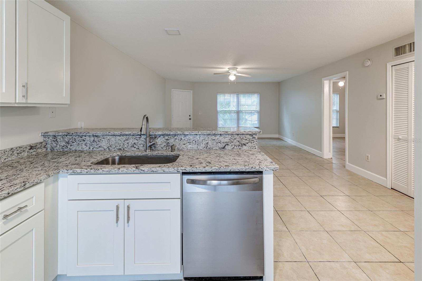 Image 11 of 39 For 3651 Goldenrod Road D101